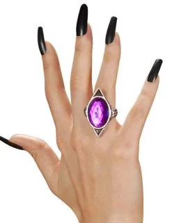 Gotische Ring Met Paarse Edelsteen